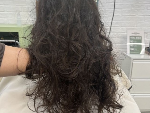 청주 복대동 미용실에서 여자 긴머리 웨이브펌 하셨어요