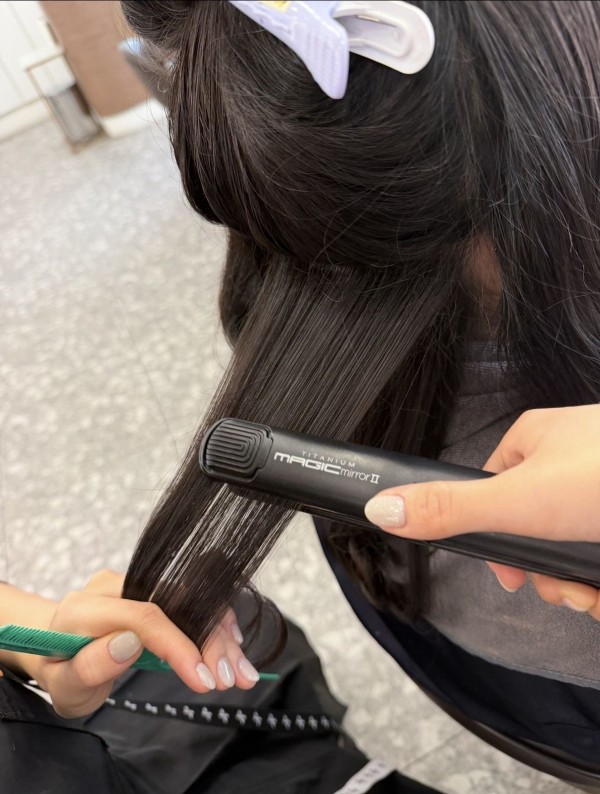 성신여대 미용실 뿌리볼륨 레이어드 C컬펌 시술중4