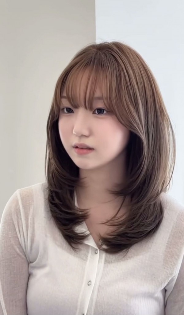 성신여대 미용실 얼굴 작아보이는 중단발 레이어드 c컬펌 시술후 앞모습