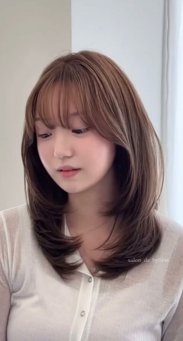 성신여대 미용실 얼굴 작아보이는 중단발 레이어드 c컬펌 시술후 측면