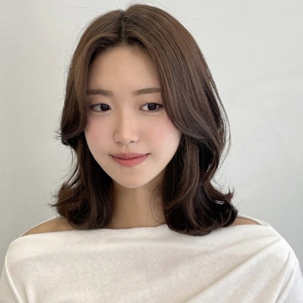 성신여대미용실 어중간한 머리길이가 어깨에 닿아서 뻣치는게 고민이라면 중단발레이어드컷 &#038;amp; 빌드펌3