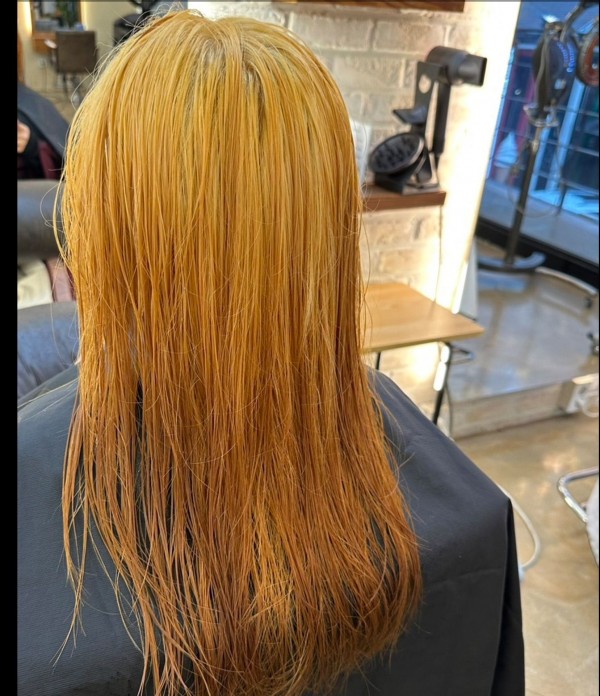 성신여대 미용실 백금발 애쉬블론드 시술중3