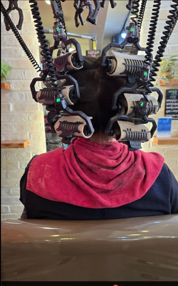 성신여대 미용실 레이어드컷과 그레이스펌 시술중2