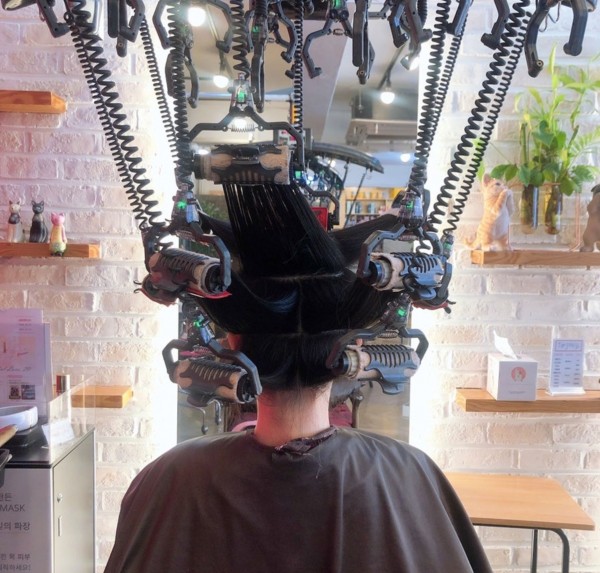 성신여대 미용실 레이어드컷과 매직셋팅 시술중1