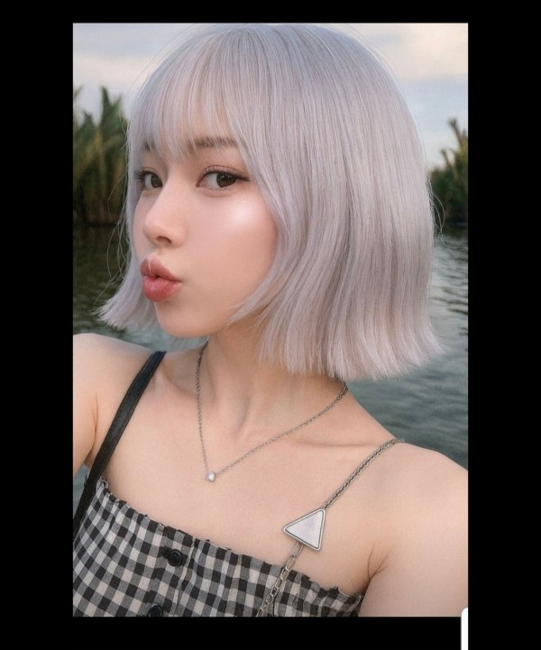 성신여대 미용실 백금발 애쉬블론드 컬러 시술후 좌측면