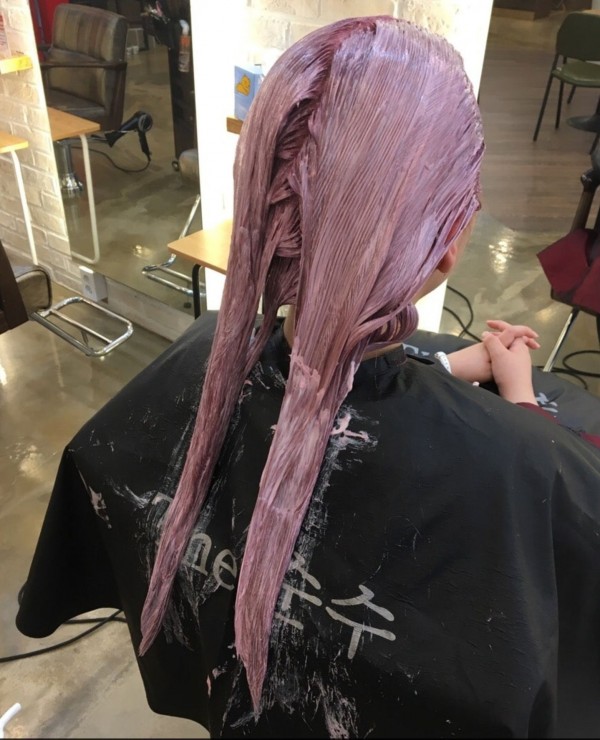 성신여대 미용실 레드브라운  레이어드펌 시술 염색중