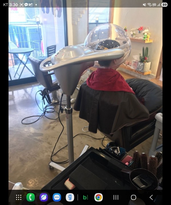 성신여대 미용실 레이어드 볼륨매직 c컬 시술중